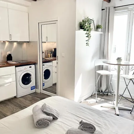 11th Cozy Flat Marais-bastille Fibre & Netflix Appartamento Parigi